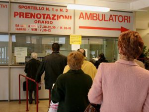 L'assessore Venturi ha annunciato un piano per la riduzione delle liste d'attesa, ma solo sui giornali.