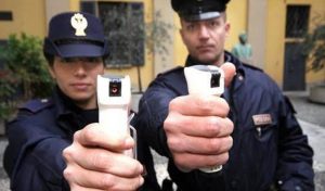 spray-polizia-reggio-emilia-m5s