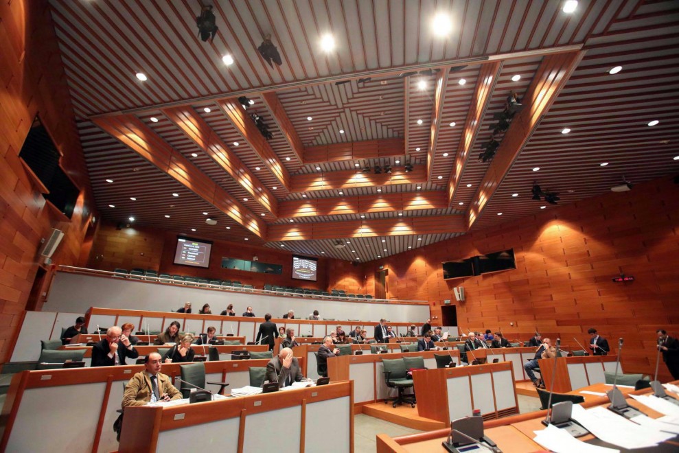 Gli emendamenti presentati dal M5S proponevano risparmi su costi politica, sanità e grandi opere