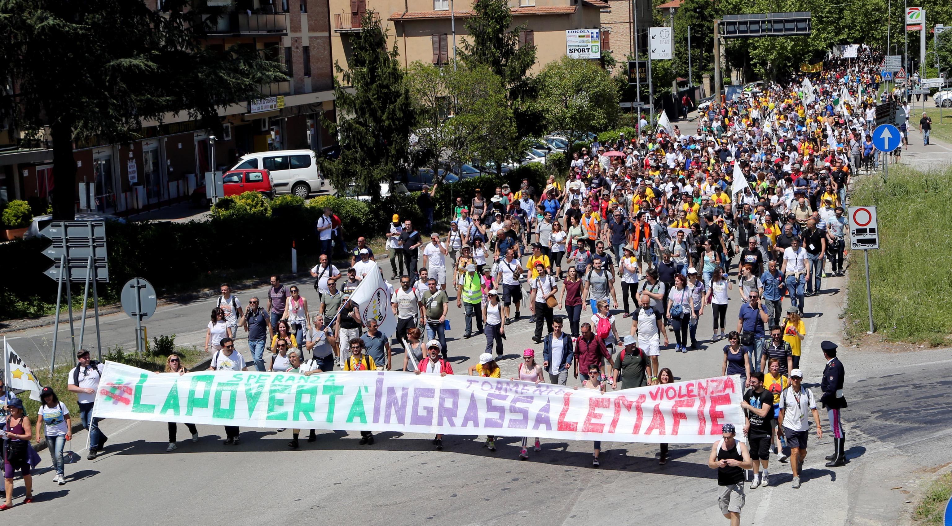 Lo straordinario successo della marcia per il reddito di cittadinanza di sabato 9 maggio