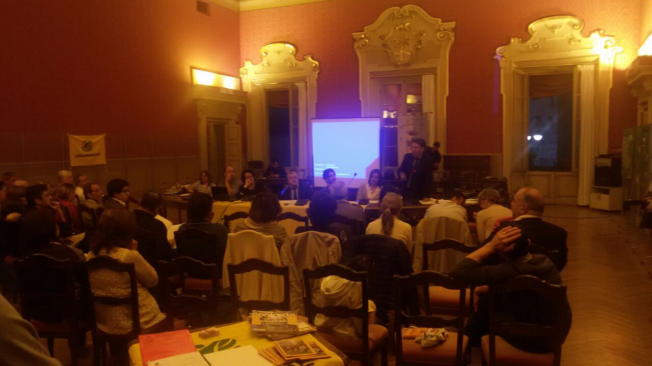 L'assemblea pubblica che si è tenuta ieri a San Giovanni in Persiceto sull'area ex Razzaboni