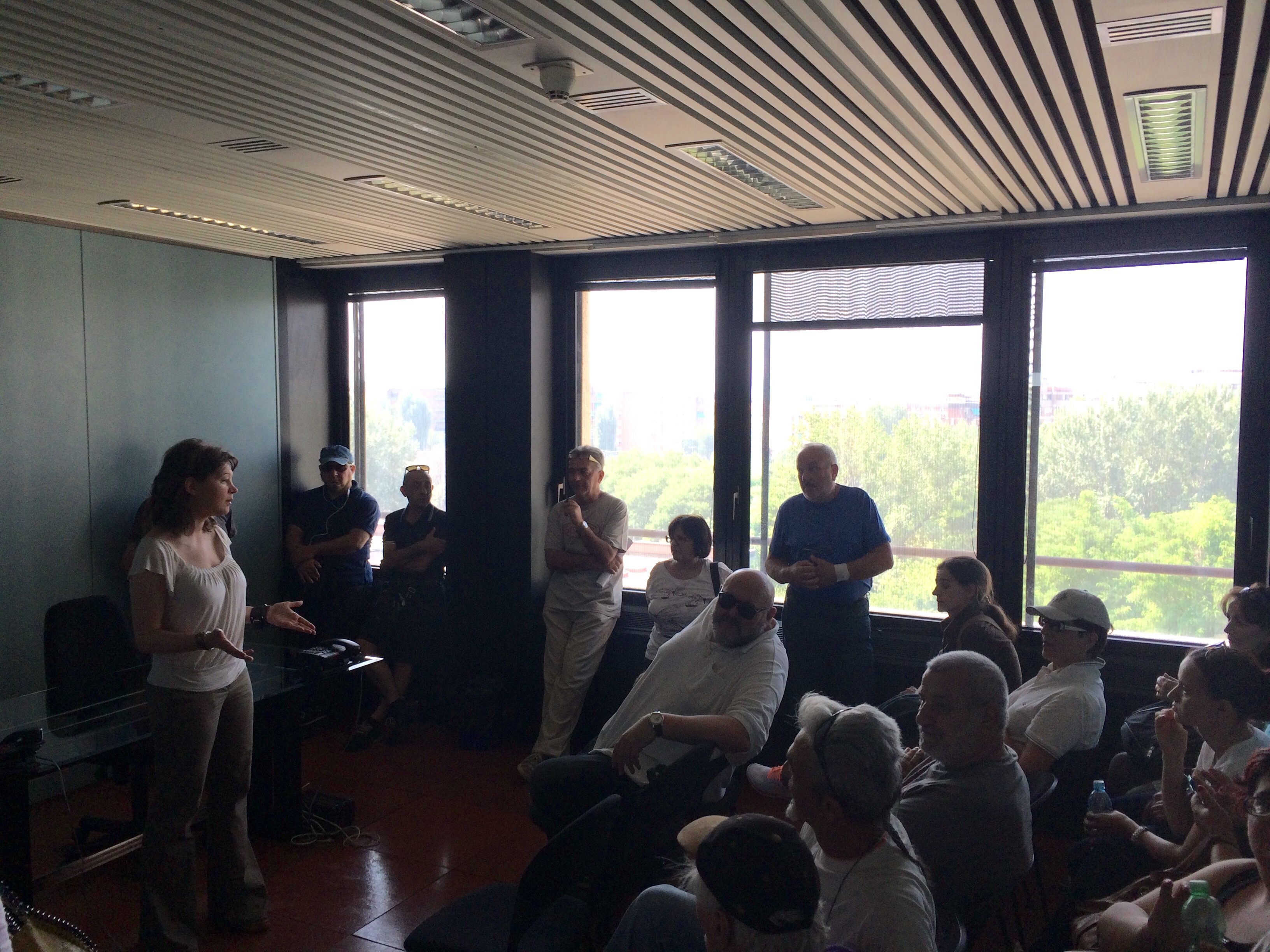 Giulia Gibertoni, capogruppo M5S in Regione, durante l'incontro con i rappresentanti del Comitato Sisma 12