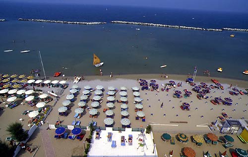 Il divieto di balneazione è stato revocato dopo un giorno ma in realtà non è stato mai applicato