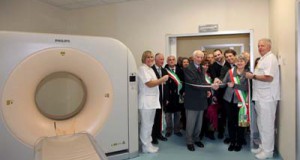 L'inaugurazione della nuova TAC di Vergato. Ad oggi lo strumento è poco utilizzato per la mancanza di personale