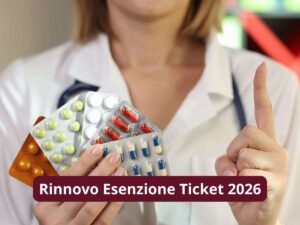 Dottoressa con pillole in mano