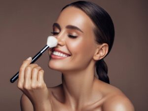 Donna che si trucca