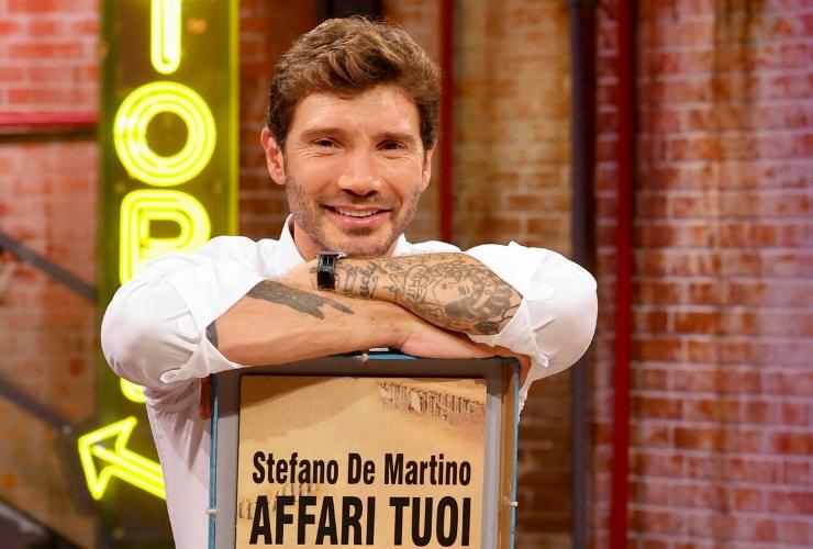 Stefano De Marino e pacco di Affari Tuoi