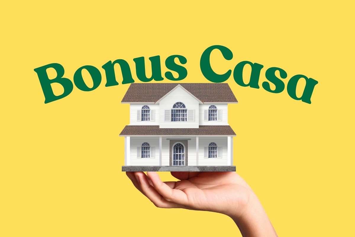 Modellino casa su una mano e scritta "Bonus casa"