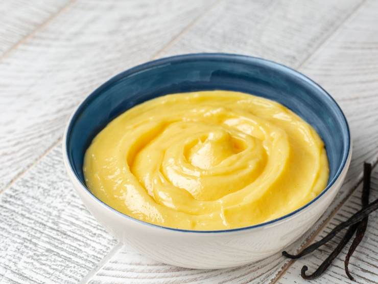 ciotola crema pasticcera