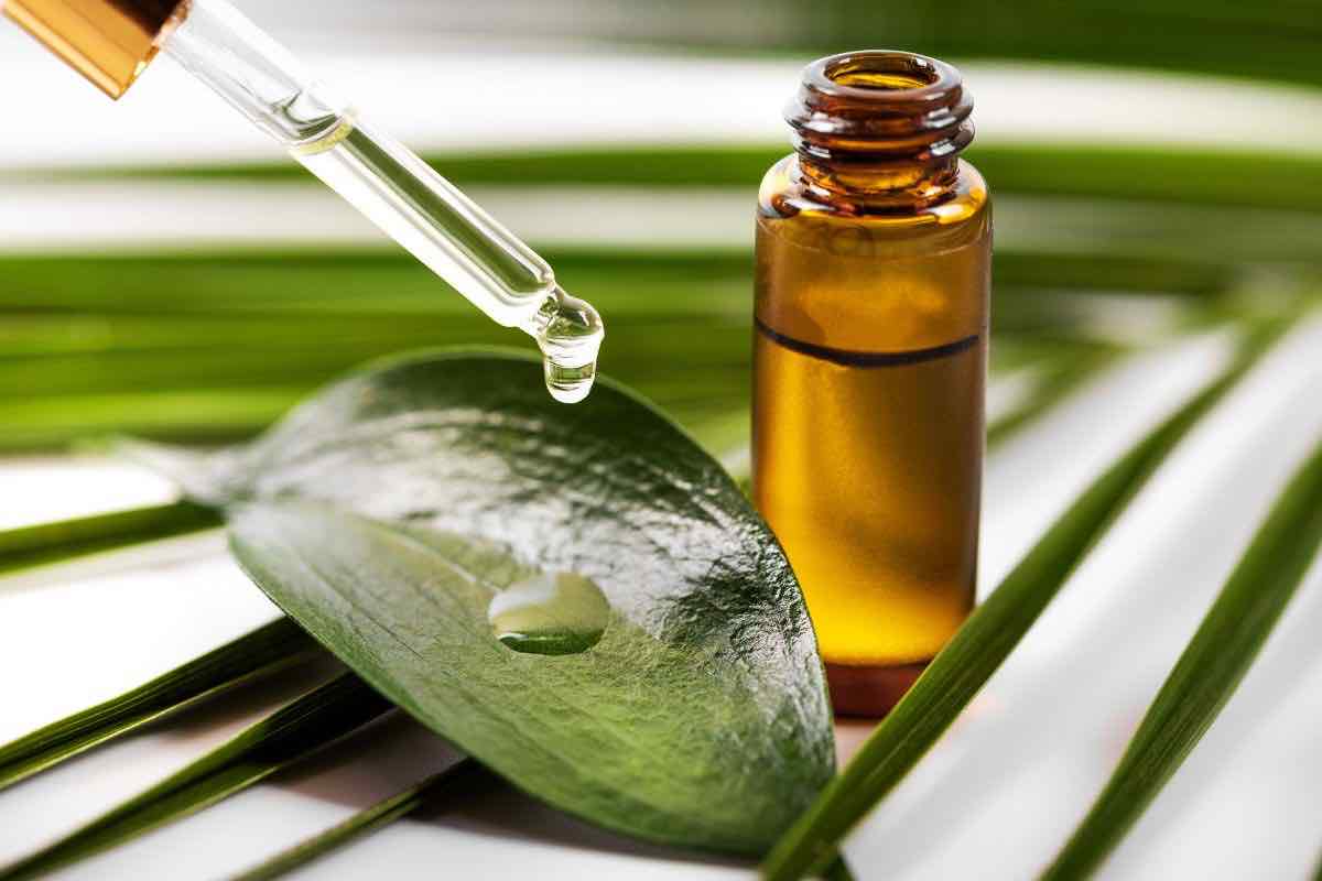 Boccetta di olio essenziale